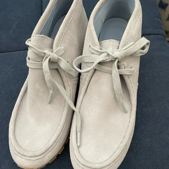 Tory Sport Light Blue Chukka Sneaker Size 8M - Picture 2 of 8